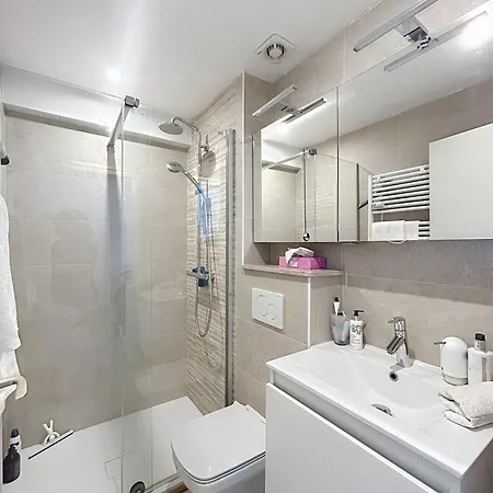 Cocoon By Bloss Apartment